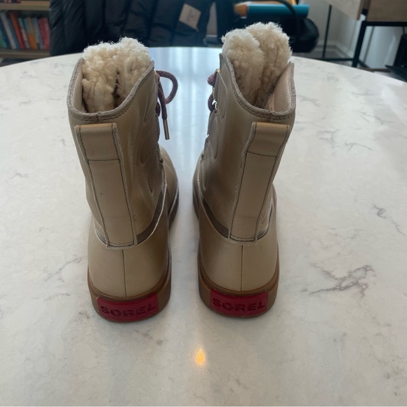 Sorel Joan of Arctic Next Lite Lux Shearling Boot in Gold Fungi Size 7 ✨ - Picture 8 of 11